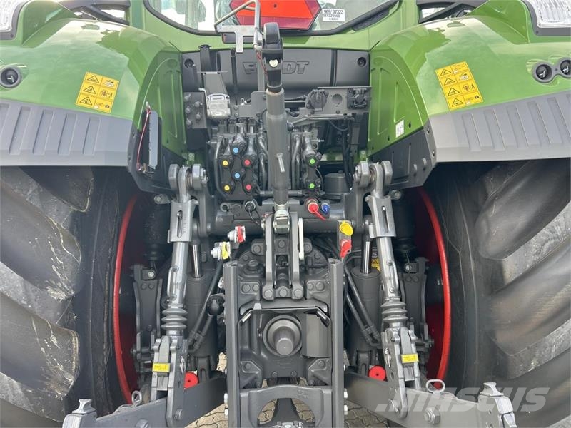 Fendt 933 VARIO GEN7 Tractoren