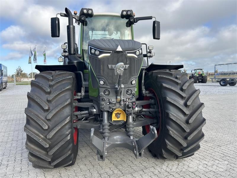 Fendt 933 VARIO GEN7 Tractoren