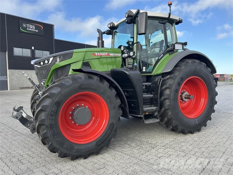 Fendt 933 VARIO GEN7 Tractoren