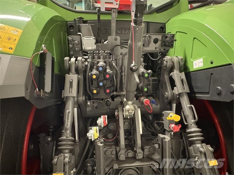 Fendt 942 VARIO GEN7 Traktory