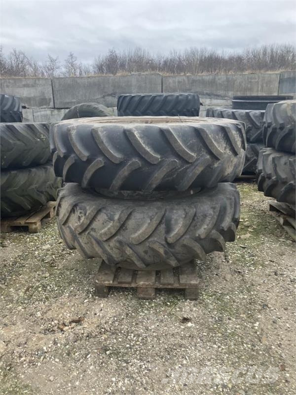 Firestone 16.9R38 Däck, hjul och fälgar
