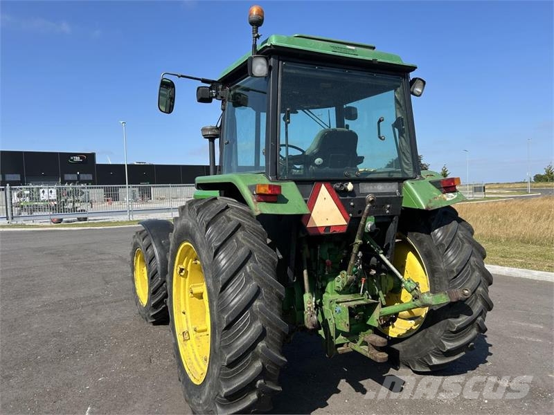 John Deere 3050 4WD Traktoren