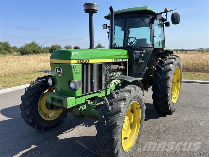 John Deere 3050 4WD Traktoren