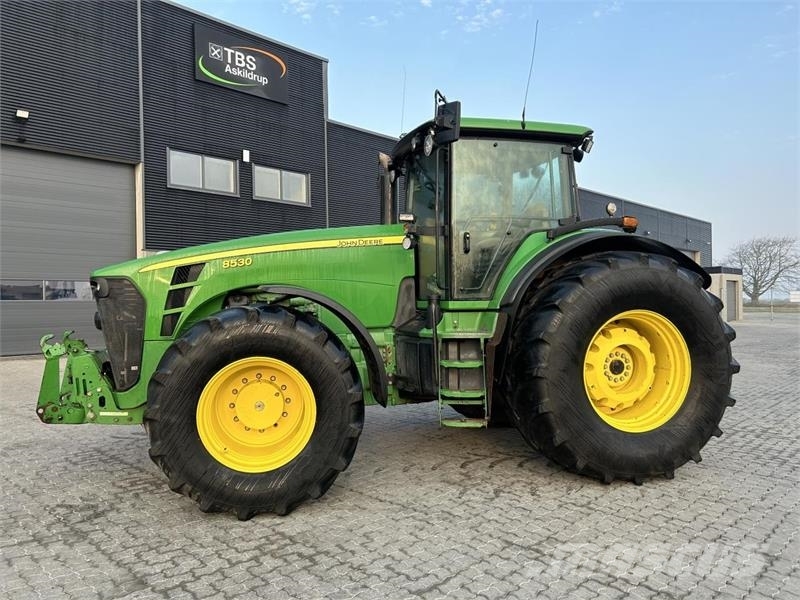 John Deere 8530