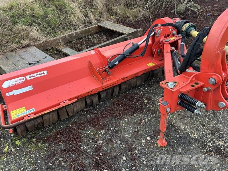 Maschio GIRAFFA XL 250 جزازات