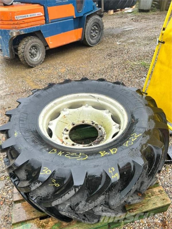 Michelin 540/65R28 Tyres, wheels and rims