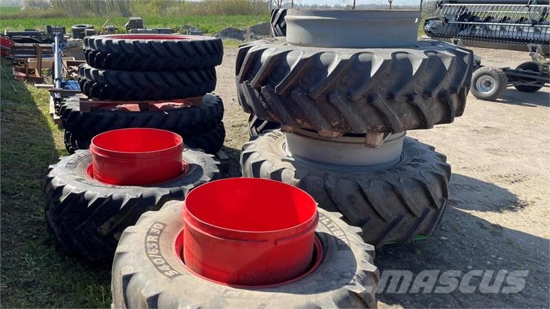Michelin 540/65R30 Gume, točkovi i felne