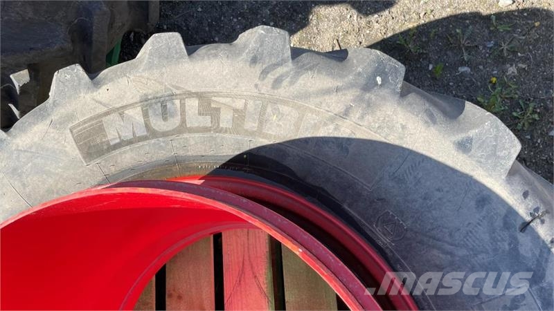 Michelin 540/65R30 Gume, točkovi i felne