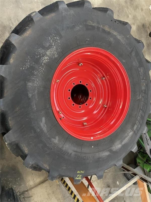 Michelin 650/85R38 Gume, točkovi i felne