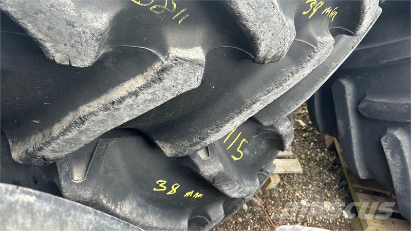 New Holland Tvillinghjul til T7 & T8 Ny Däck, hjul och fälgar