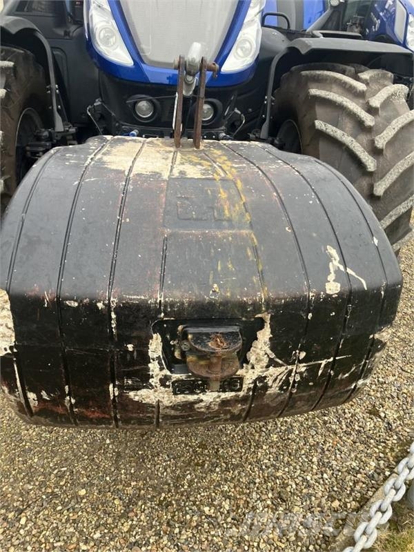 Suer 1500 KG. Prednji tegovi