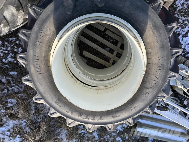 Titan 620/70R42/38 Ελαστικά και ζάντες