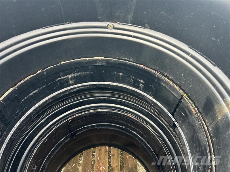 Trelleborg 710/75R42 Gume, točkovi i felne