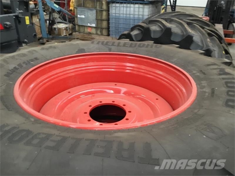 Trelleborg 750/70R44+650/60R38 Däck, hjul och fälgar
