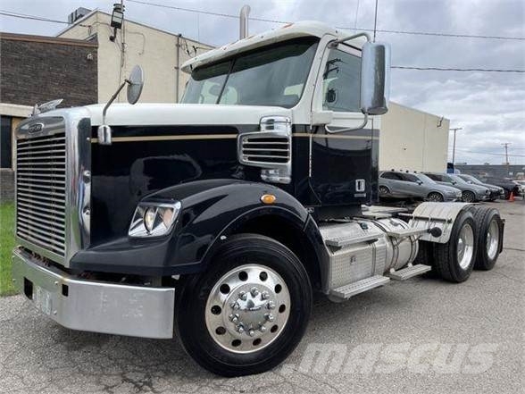 Freightliner 122SD Tractor Units