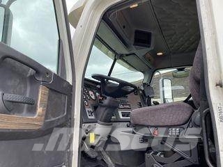 Freightliner 122SD Tractor Units