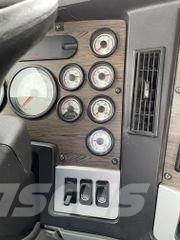 Freightliner 122SD Tractor Units