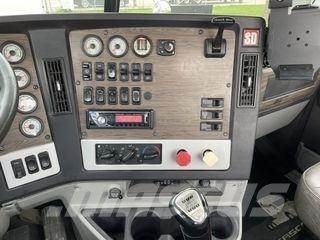 Freightliner 122SD Tractor Units