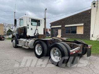 Freightliner 122SD Tractor Units