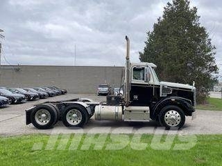 Freightliner 122SD Tractor Units