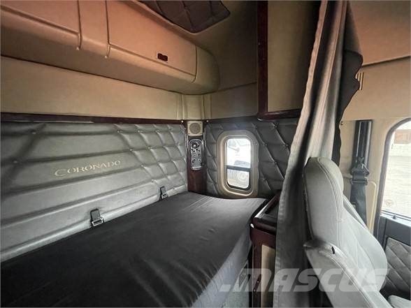 Freightliner CORONADO 122 SD Prime Movers