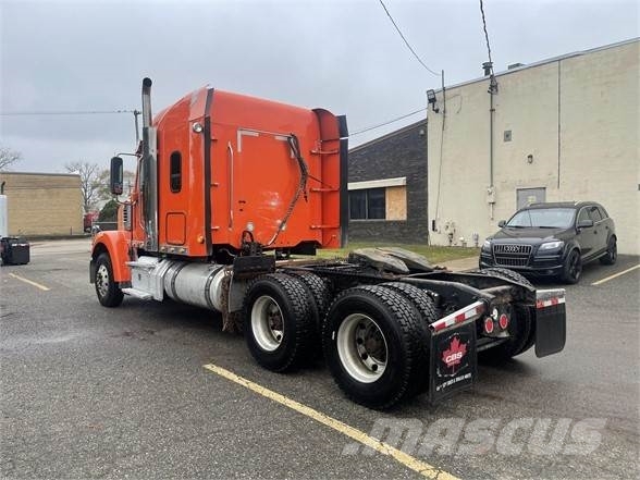 Freightliner CORONADO 122 SD Prime Movers