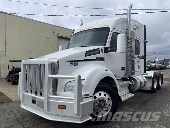 Kenworth T880 Tractor Units
