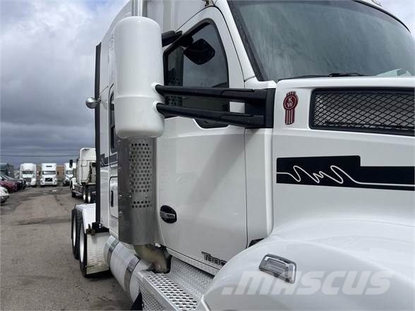 Kenworth T880 Tractor Units