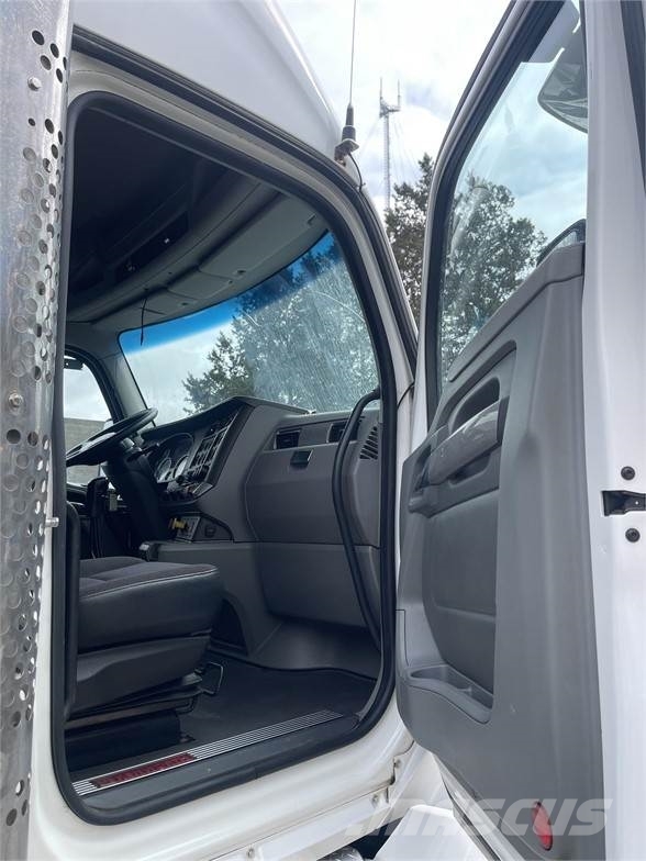 Kenworth T880 Tractor Units