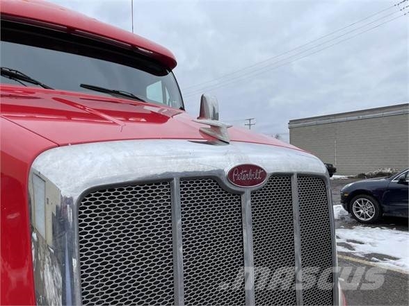 Peterbilt 587 트랙터 유닛
