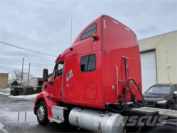 Peterbilt 587 트랙터 유닛