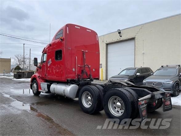 Peterbilt 587 트랙터 유닛
