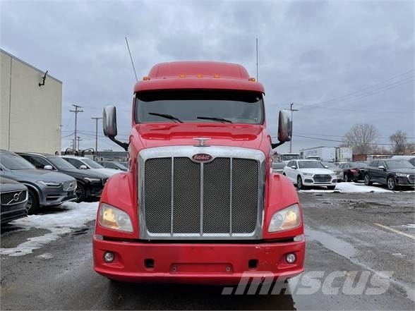 Peterbilt 587 트랙터 유닛
