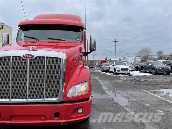 Peterbilt 587 트랙터 유닛