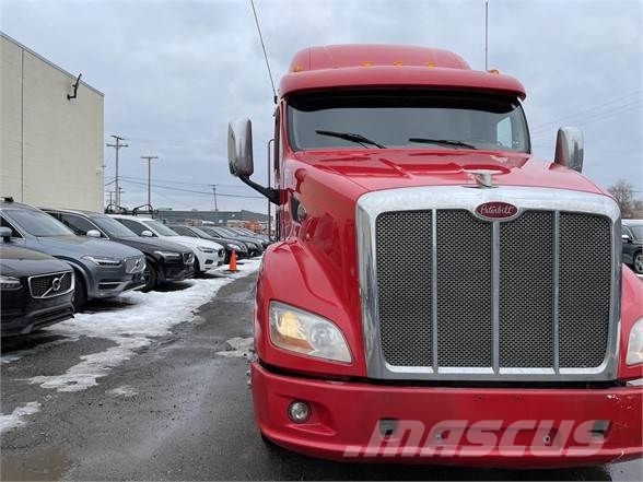 Peterbilt 587 트랙터 유닛