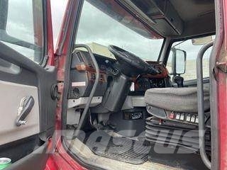 Volvo VNL64T730 Tegljači