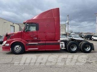 Volvo VNL64T730 Tegljači