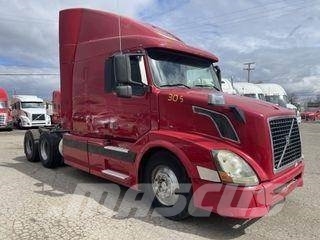 Volvo VNL64T730 Tegljači