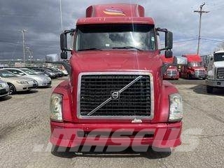 Volvo VNL64T730 Tegljači