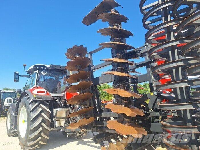 AgroLand Titanium Heavy 500 mit Fahrwerk Grades