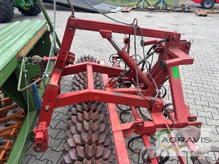 Amazone D8-30 SPECIAL + Grubber Mechanické sejačky