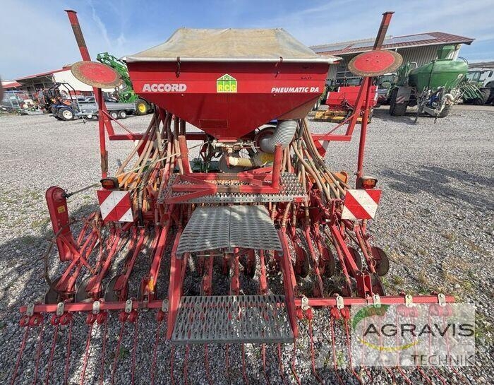 Amazone KE 3000 SPECIAL Rotačné brány a pôdne frézy