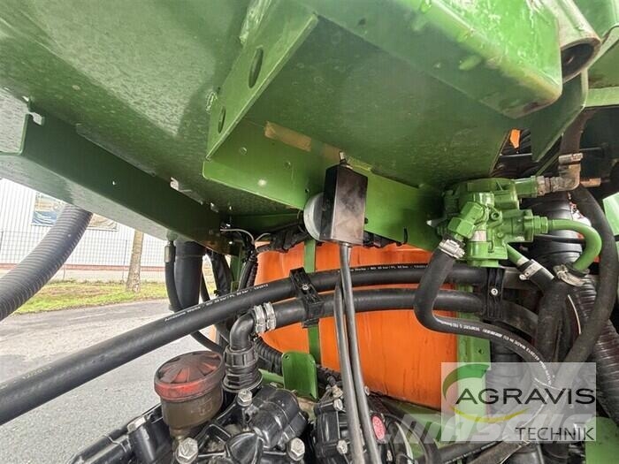 Amazone UX 6200 SUPER Vontatott trágyaszórók