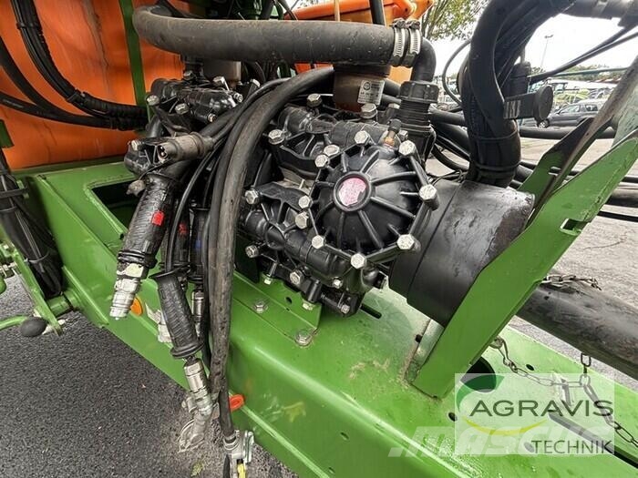 Amazone UX 6200 SUPER Vontatott trágyaszórók