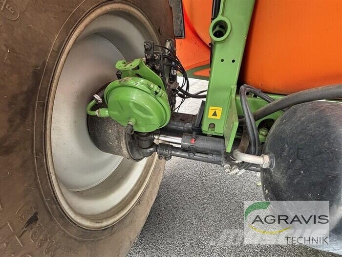 Amazone UX 6200 SUPER Vontatott trágyaszórók