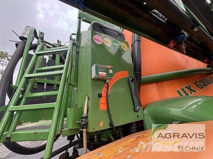 Amazone UX 6200 SUPER Vontatott trágyaszórók