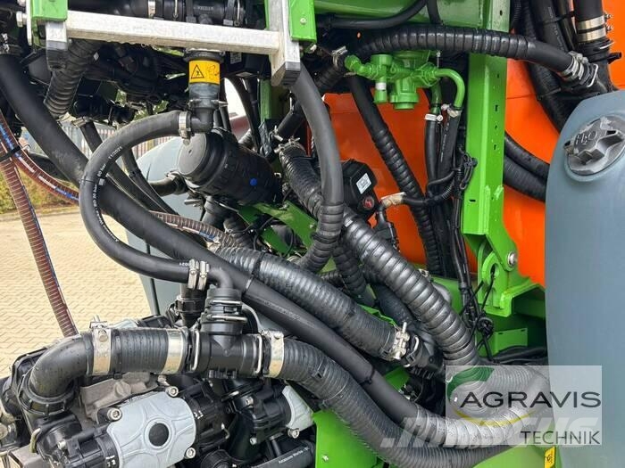 Amazone UX 7601 SUPER Vontatott trágyaszórók
