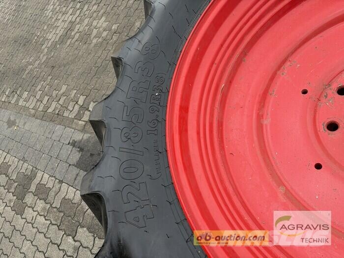 BKT PFLEGEBEREIFUNG BKT 380 / 85 R 24 + 420 / 85 R 38 Opony, koła i felgi