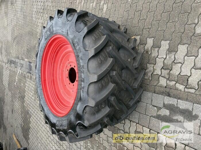 BKT PFLEGEBEREIFUNG BKT 380 / 85 R 24 + 420 / 85 R 38 Opony, koła i felgi