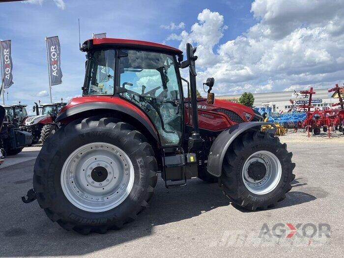 Case IH Farmall 100C Traktory